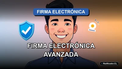 Hombre profesional chileno sonriendo junto a un escudo digital, representando la validez legal de la firma electrónica avanzada en Chile.